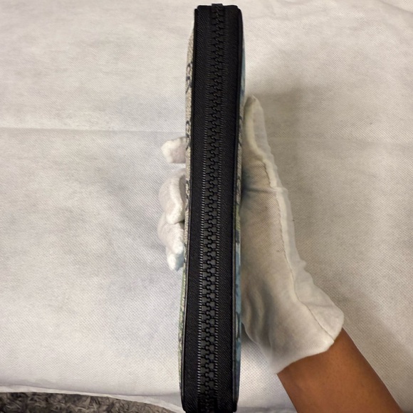 Women’s Gucci GG Blooms Zip-Around Wallet - Picture 2 of 5
